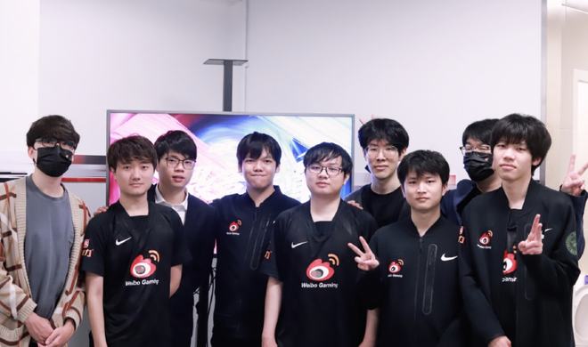 福反击的犀 福反击的犀